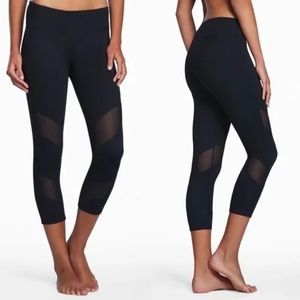 Fabletics Gaviota Powerhold Capri Legging Mesh Sheer Stripes Black M